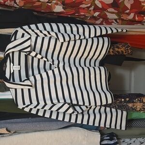 H&M striped cropped sweater/top - XL